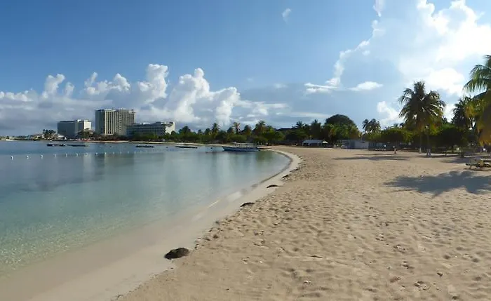 9 * Ocho Rios